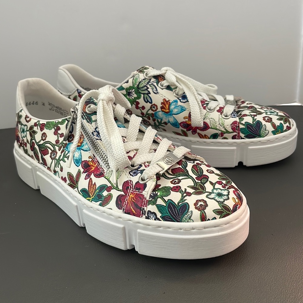 Rieker Leather Floral Printed Althetic Shoes. Sz 40. NWOT